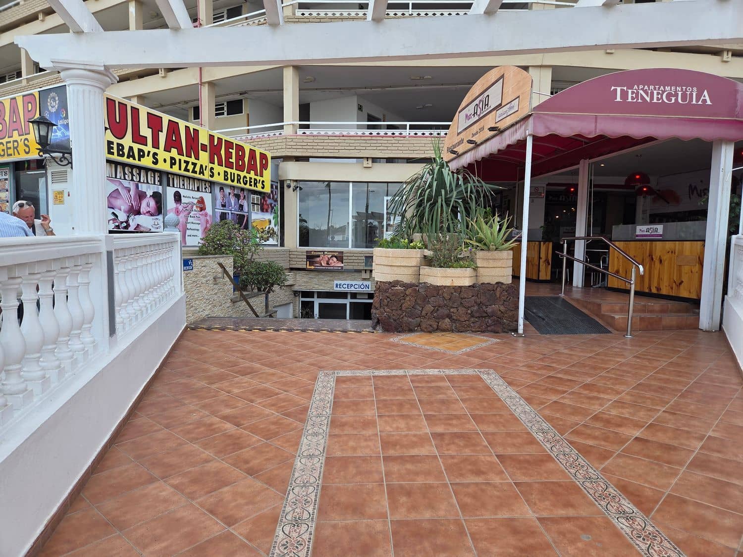 1 bedroom Apartment for sale in Playa del Ingles with pool garage - € 220,000 (Ref: 9498084)