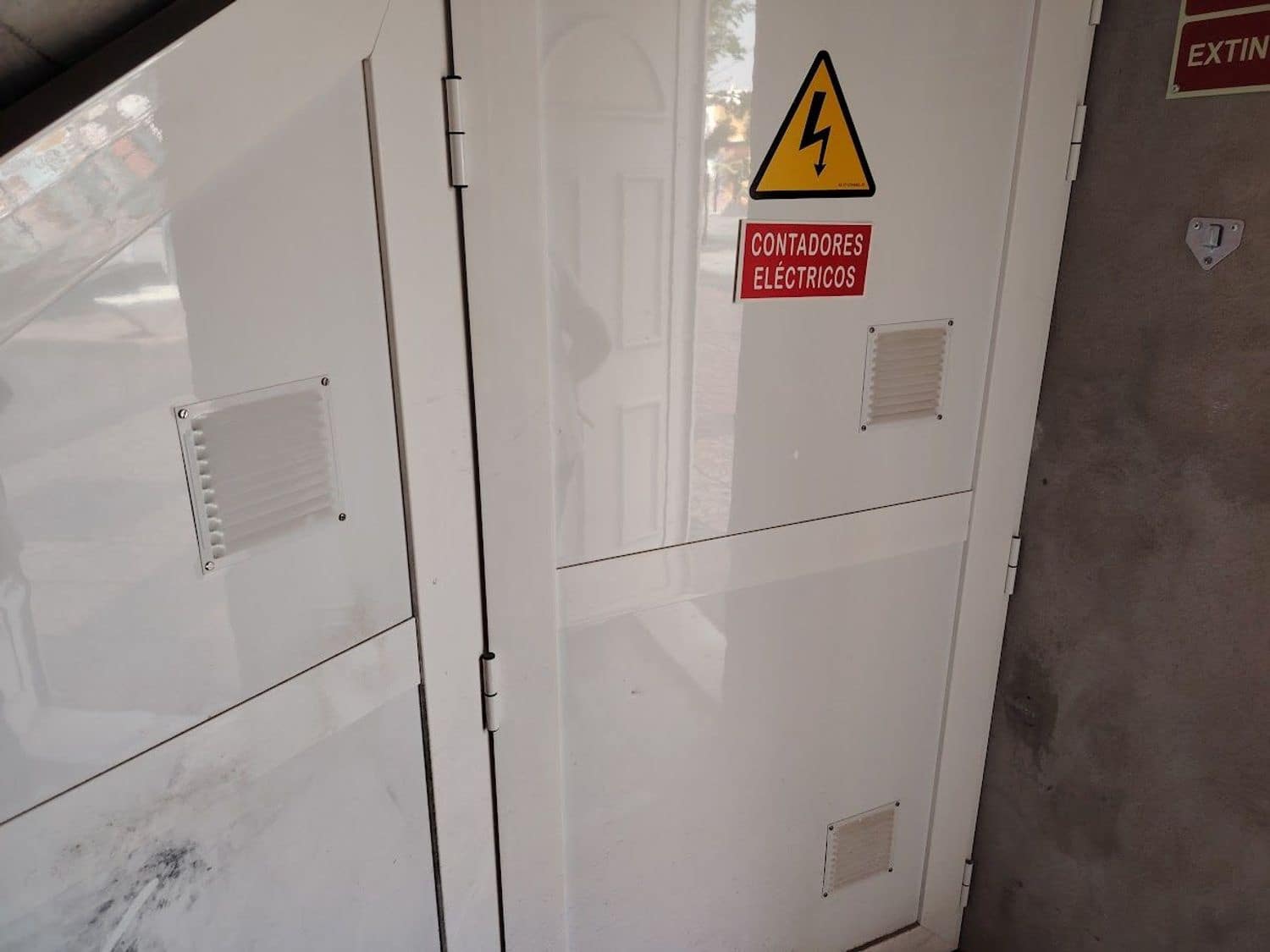 Kaupallinen myytävänä paikassa Santa Lucia de Tirajana - 550 000 € (Ref: 9575637)