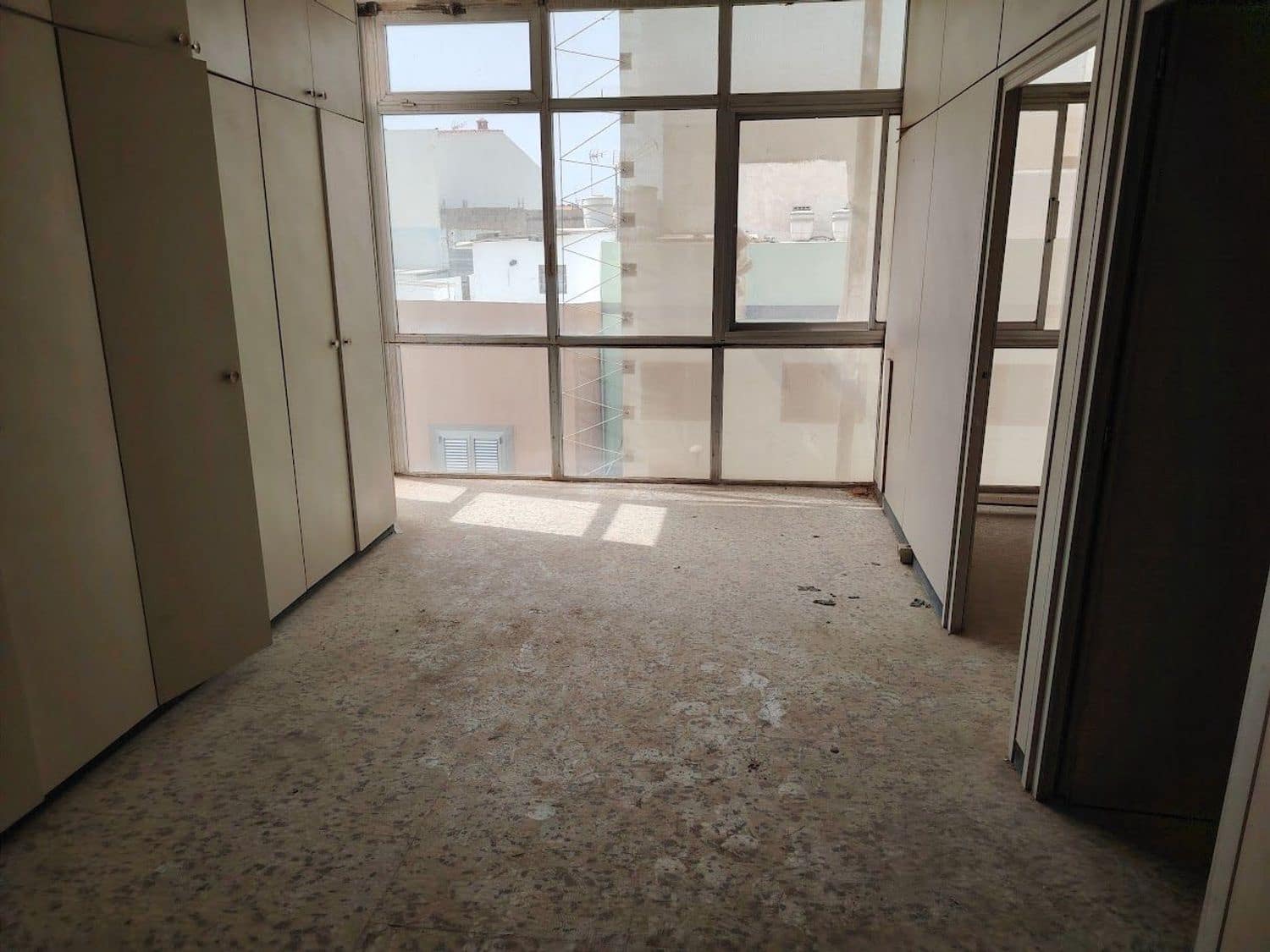 Kaupallinen myytävänä paikassa Santa Lucia de Tirajana - 550 000 € (Ref: 9575637)