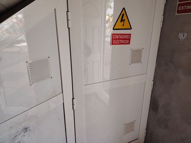 Local Commercial à vendre à Vecindario, Santa Lucía de Tirajana - 550 000 € (Ref: 9575637)