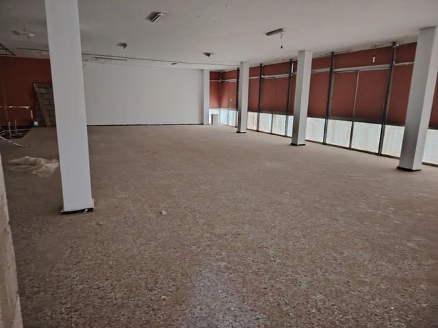 Local Commercial à vendre à Vecindario, Santa Lucía de Tirajana - 550 000 € (Ref: 9575637)