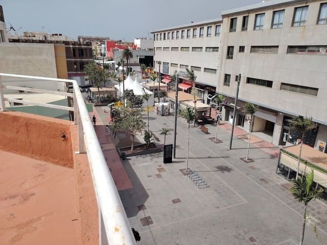 Local Commercial à vendre à Vecindario, Santa Lucía de Tirajana - 550 000 € (Ref: 9575637)