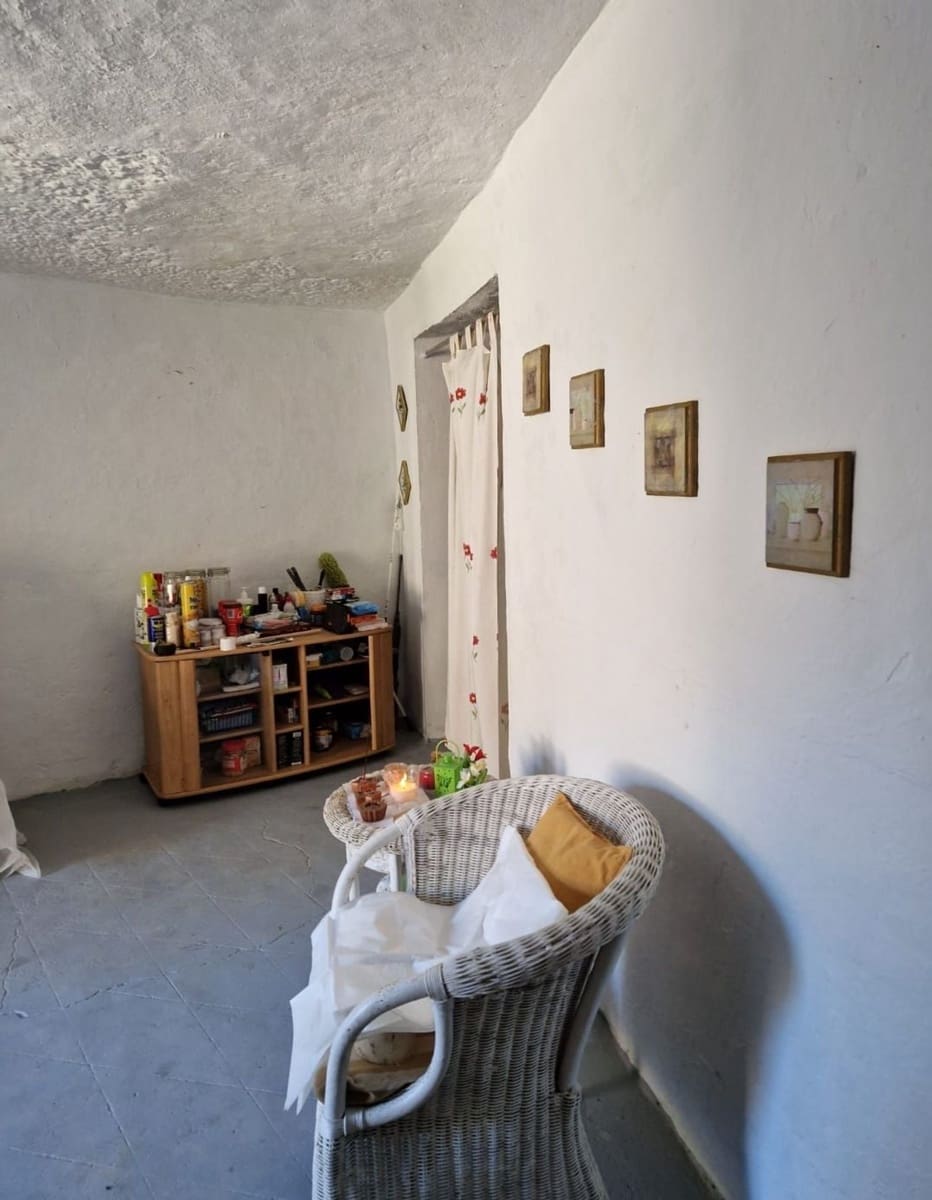 3 bedroom Finca/Country House for sale in Galdar with garage - € 69,500 (Ref: 9585411)