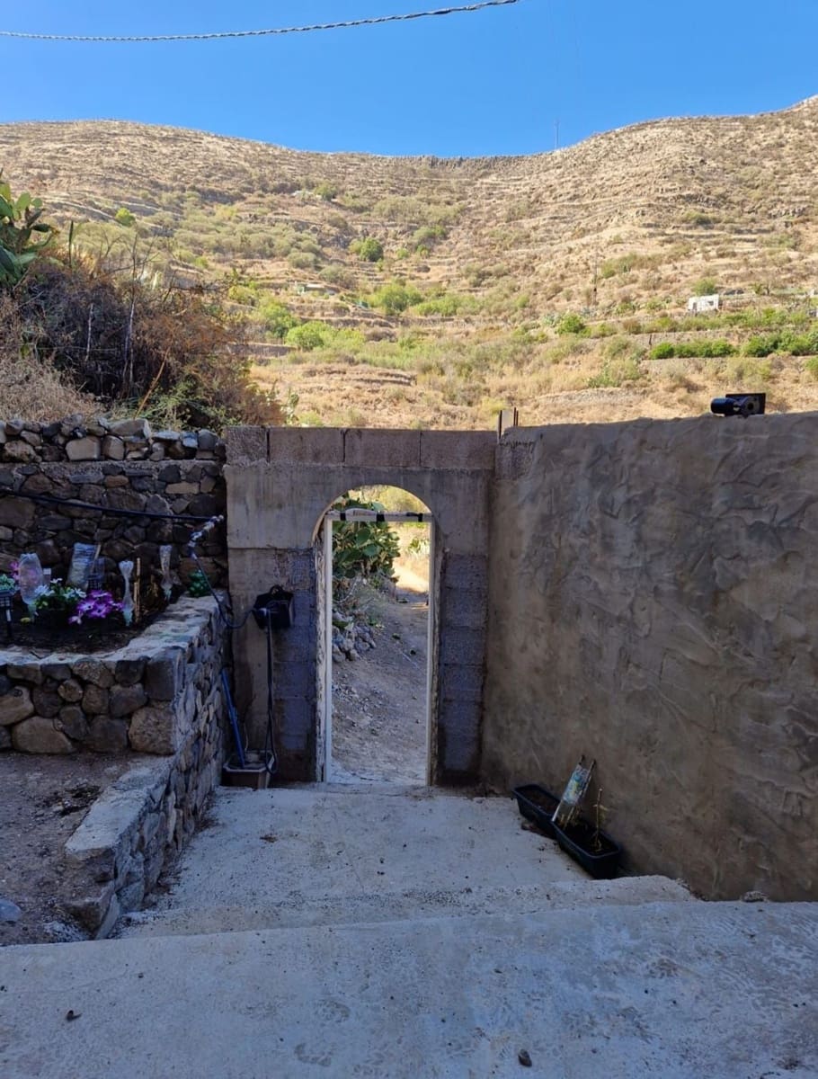 3 bedroom Finca/Country House for sale in Galdar with garage - € 69,500 (Ref: 9585411)