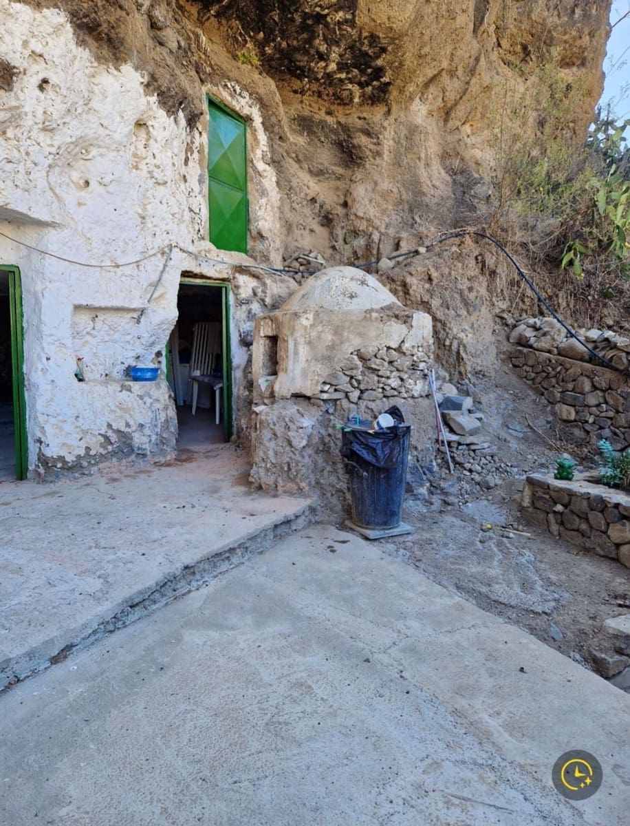 3 bedroom Finca/Country House for sale in Galdar with garage - € 69,500 (Ref: 9585411)