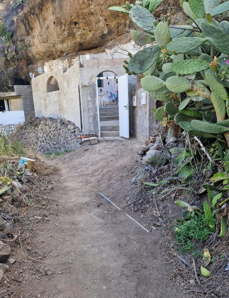 3 bedroom Finca/Country House for sale in Galdar with garage - € 69,500 (Ref: 9585411)