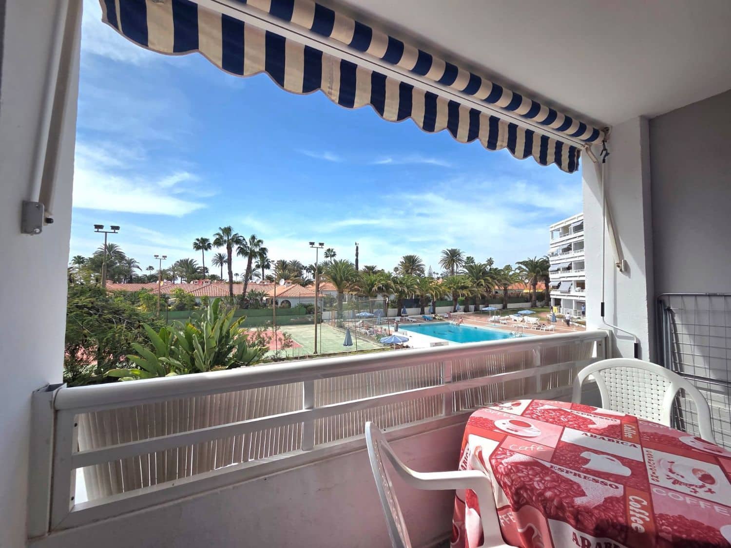 Apartamento de 1 habitación en Playa del Inglés en venta con piscina garaje - 220.000 € (Ref: 9655561)