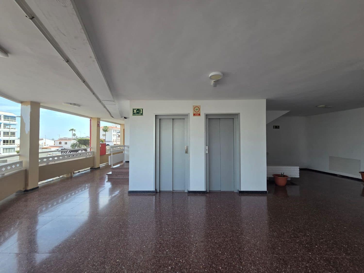 Apartamento de 1 habitación en Playa del Inglés en venta con piscina garaje - 220.000 € (Ref: 9655561)