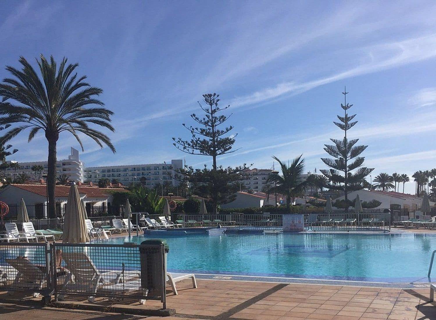 Casa de 1 habitación en Playa del Inglés en alquiler con piscina garaje - 1.300 € (Ref: 9810930)