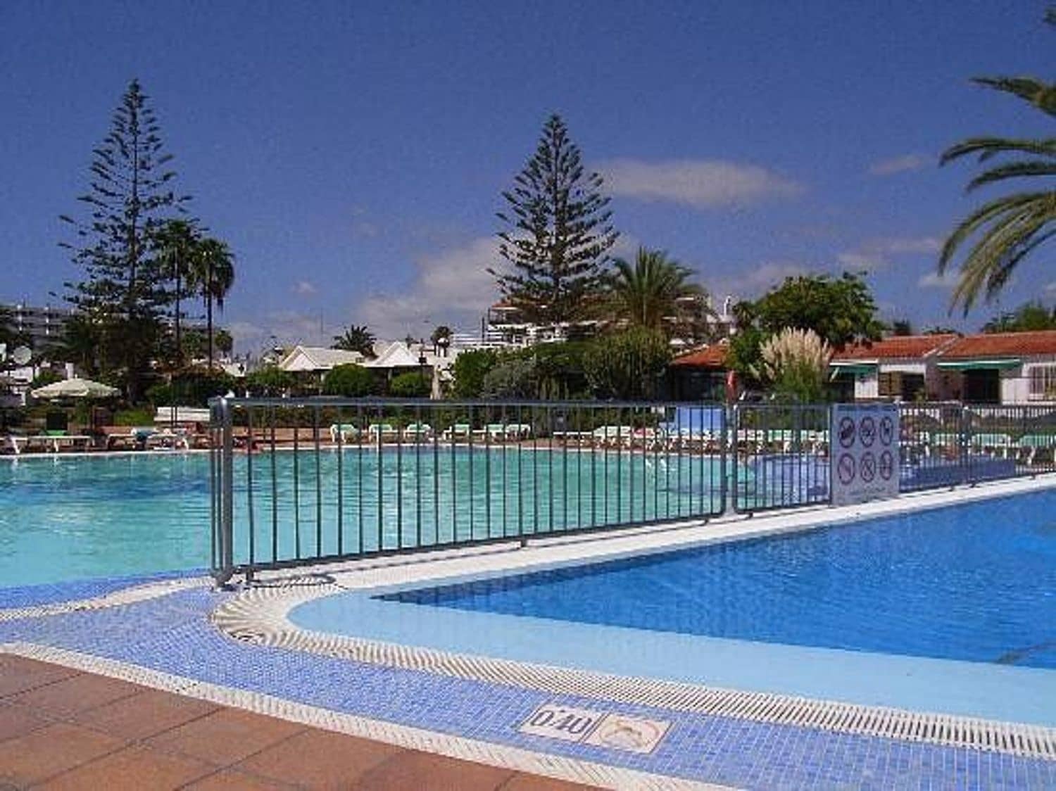 Casa de 1 habitación en Playa del Inglés en alquiler con piscina garaje - 1.300 € (Ref: 9810930)