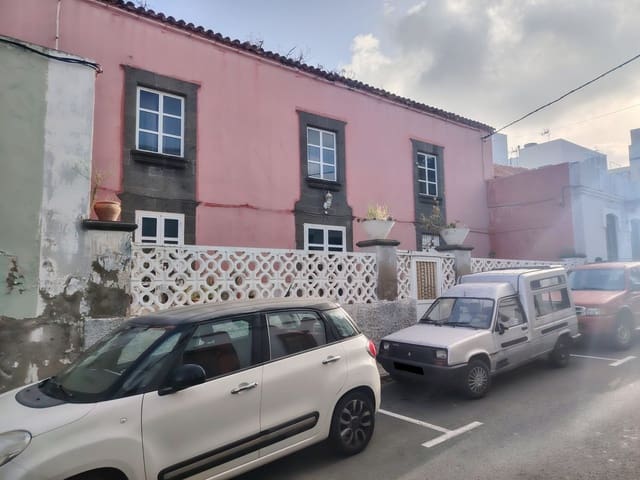 8 soverom Villa til salgs i Arucas med garasje - € 390 000 (Ref: 9895633)