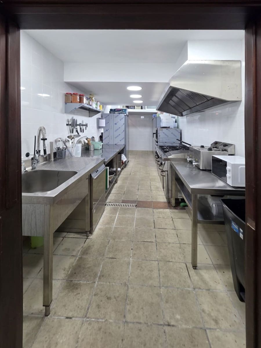 Kaupallinen vuokrattavana paikassa San Bartolome de Tirajana - 2 700 € (Ref: 9909895)