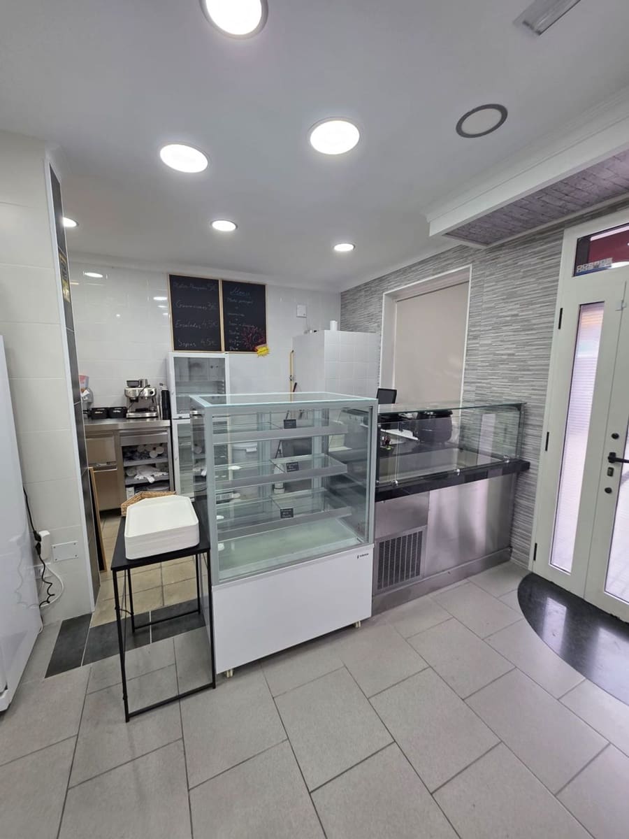 Kaupallinen vuokrattavana paikassa San Bartolome de Tirajana - 2 700 € (Ref: 9909895)