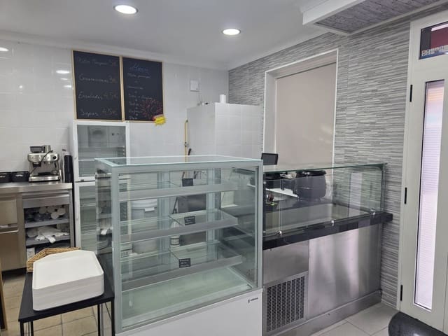 Kaupallinen vuokrattavana paikassa San Bartolomé de Tirajana - 2 700 € (Ref: 9909895)