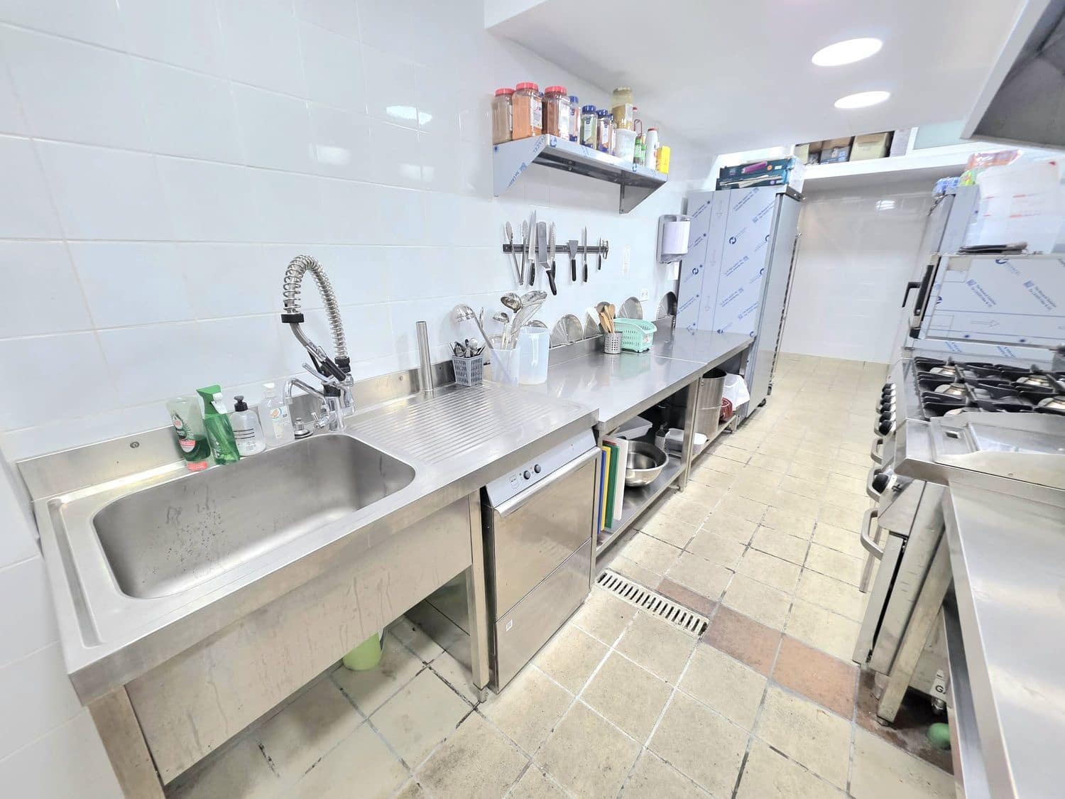 Kaupallinen vuokrattavana paikassa San Bartolome de Tirajana - 2 700 € (Ref: 9909895)
