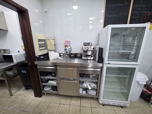 Kaupallinen vuokrattavana paikassa San Bartolomé de Tirajana - 2 700 € (Ref: 9909895)