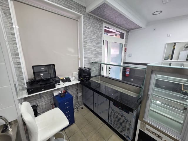 Kaupallinen vuokrattavana paikassa San Bartolomé de Tirajana - 2 700 € (Ref: 9909895)