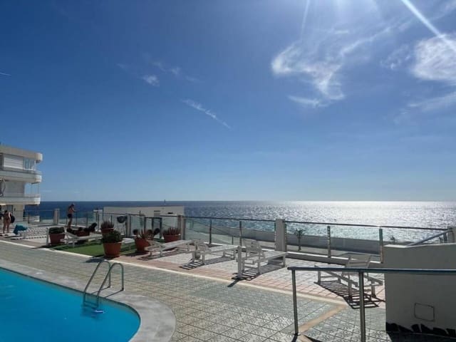 Apartament na sprzedaż w San Agustín, San Bartolomé de Tirajana z basenem garażem - 220 000 € (Ref: 9909896)