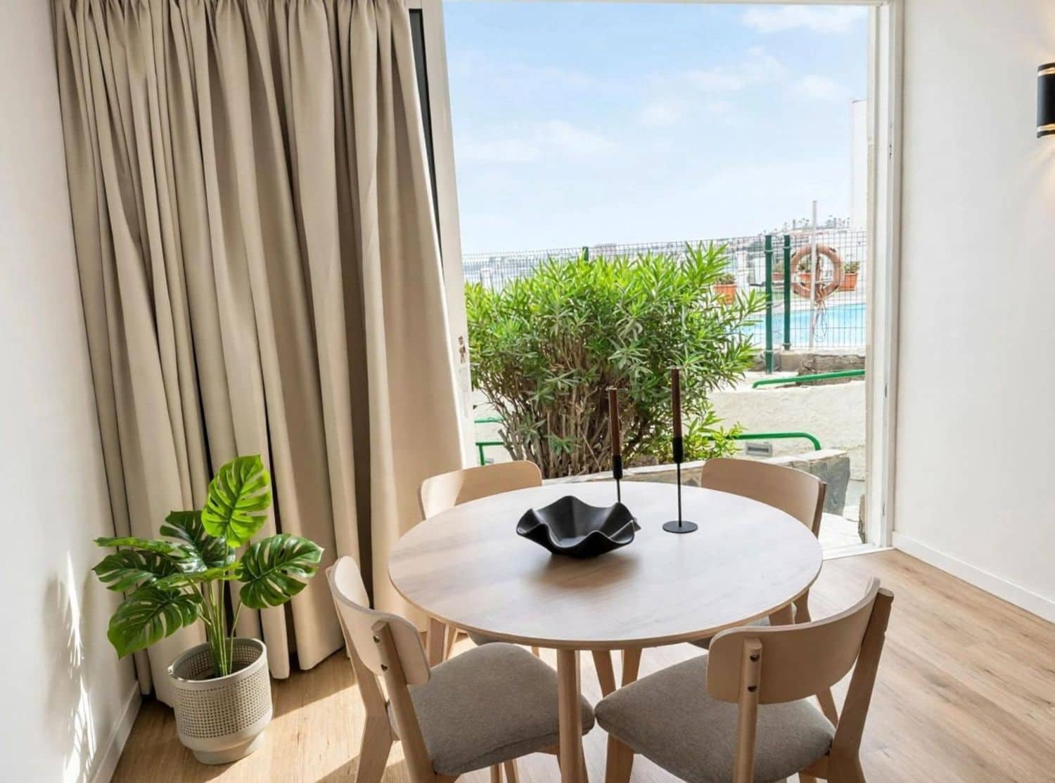 Apartment for sale in San Bartolome de Tirajana with pool garage - € 249,700 (Ref: 9953728)