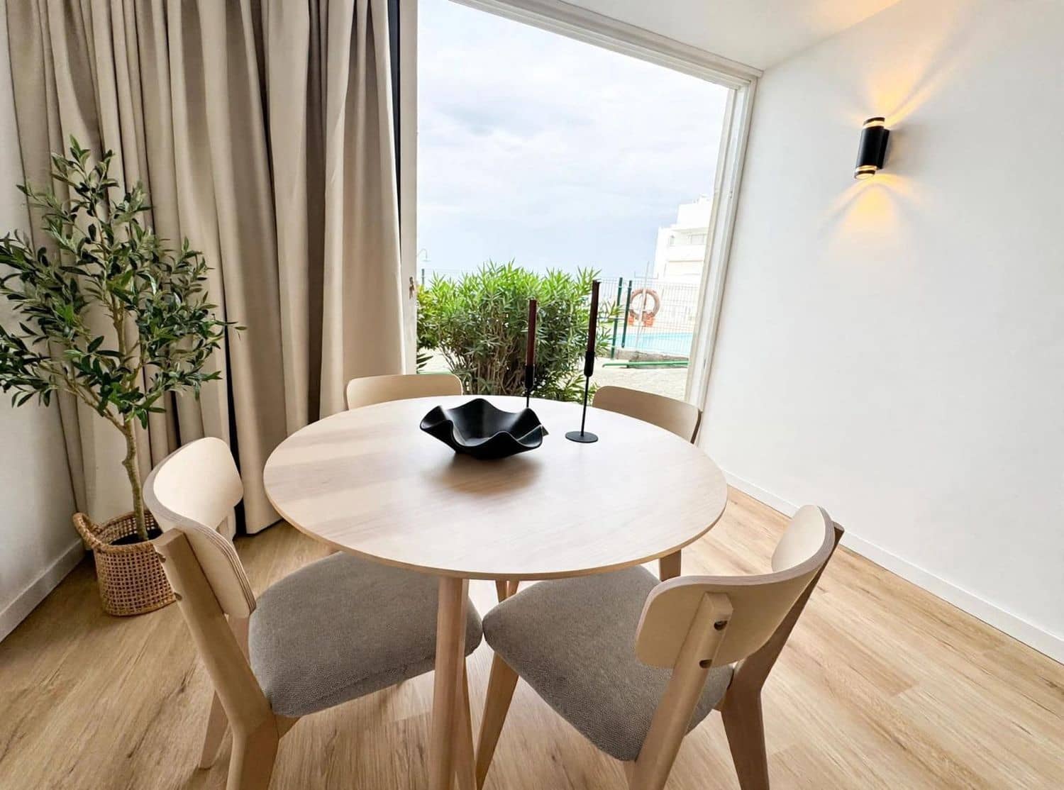 Apartment for sale in San Bartolome de Tirajana with pool garage - € 249,700 (Ref: 9953728)