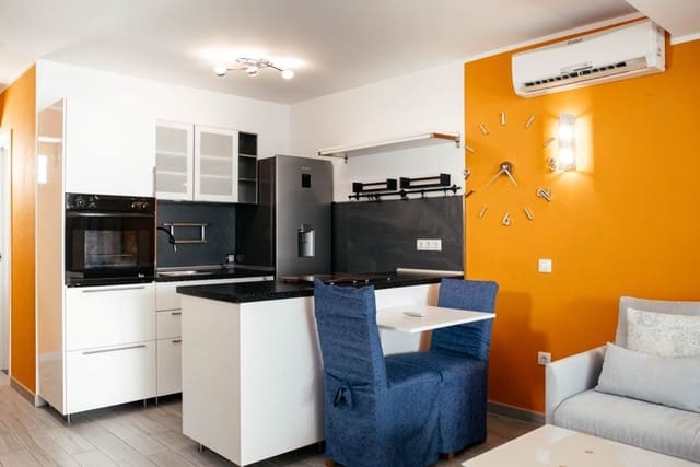 2 sypialnia Dom do wynajęcia w Playa del Inglés, San Bartolomé de Tirajana z basenem garażem - 1 500 € (Ref: 9984245)
