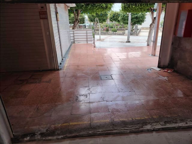 Gewerbe zu vermieten in Playa del Inglés, San Bartolomé de Tirajana - 1.000 € (Ref: 9990213)