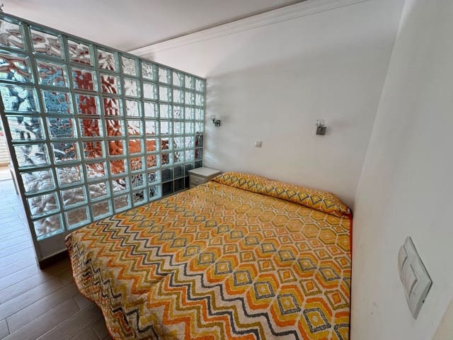 Leilighet til salgs i Playa del Inglés, San Bartolomé de Tirajana med svømmebasseng garasje - € 239 000 (Ref: 9990214)