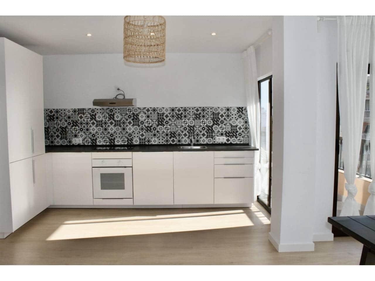 Piso de 3 habitaciones en Palma de Mallorca en alquiler - 2.100 € (Ref: 10023478)
