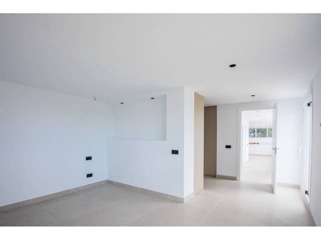 Appartement de 3 chambres à louer à Elviria, Marbella avec piscine garage - 5 000 € (Ref: 10031374)