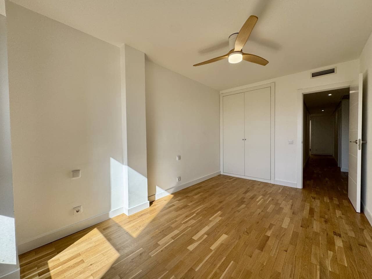 4 slaapkamer Flat te huur in Palma de Mallorca met zwembad garage - € 3.500 (Ref: 10042345)