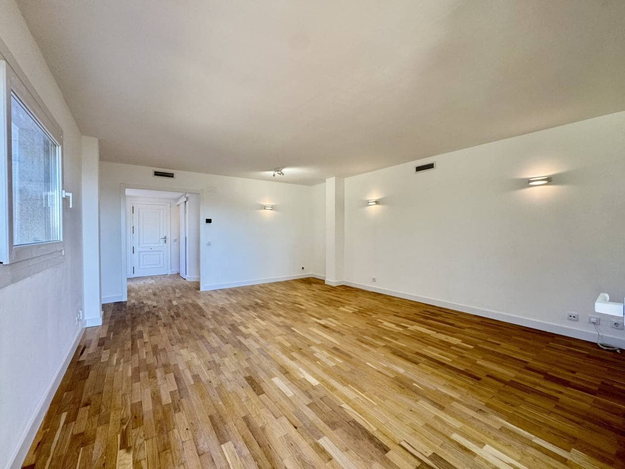 4 slaapkamer Flat te huur in Palma de Mallorca met zwembad garage - € 3.500 (Ref: 10042345)