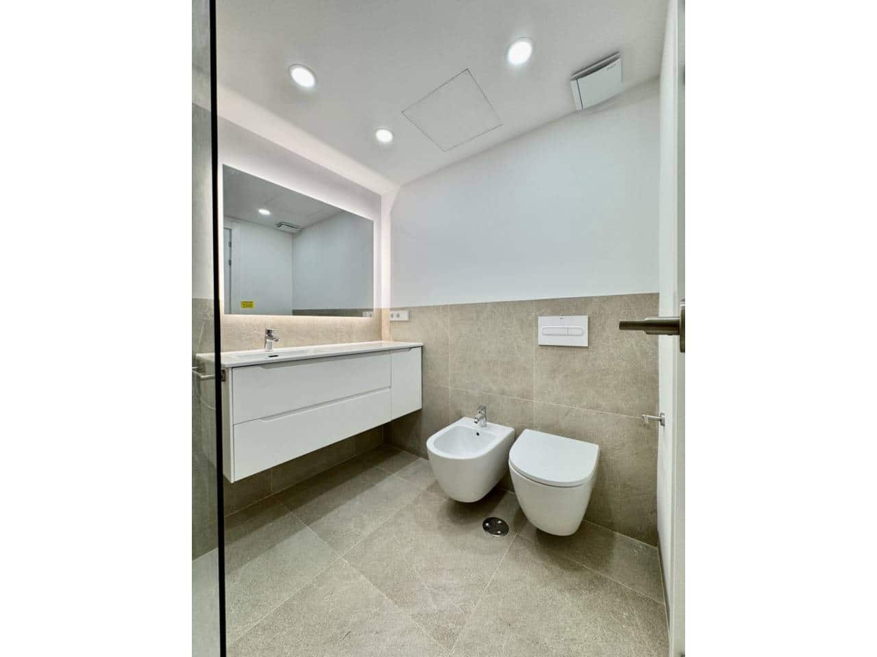 4 slaapkamer Flat te huur in Palma de Mallorca met zwembad garage - € 3.500 (Ref: 10042345)