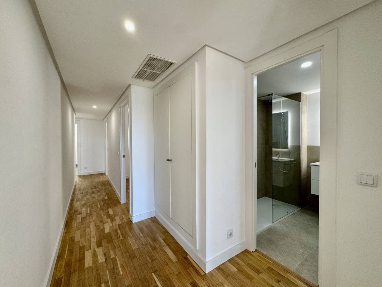 4 slaapkamer Flat te huur in Palma de Mallorca met zwembad garage - € 3.500 (Ref: 10042345)