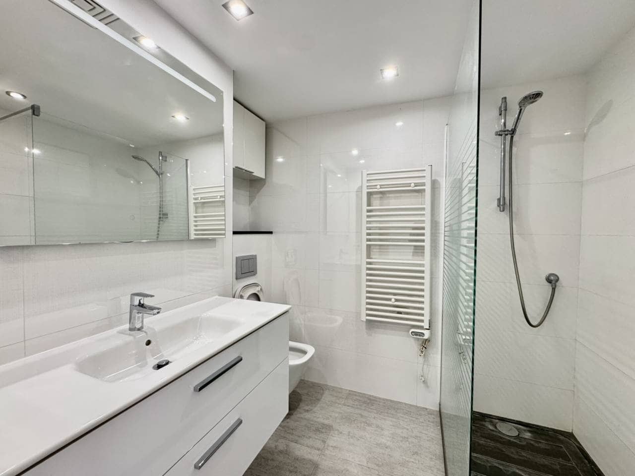4 slaapkamer Flat te huur in Palma de Mallorca met zwembad garage - € 3.500 (Ref: 10042345)