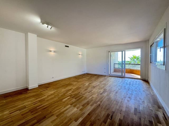 4 slaapkamer Flat te huur in Palma de Mallorca met zwembad garage - € 3.500 (Ref: 10042345)