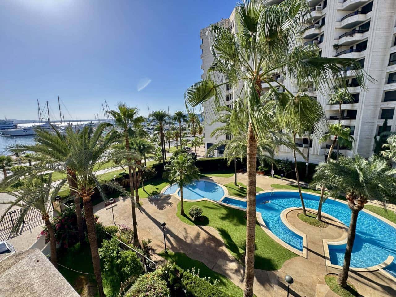 4 slaapkamer Flat te huur in Palma de Mallorca met zwembad garage - € 3.500 (Ref: 10042345)