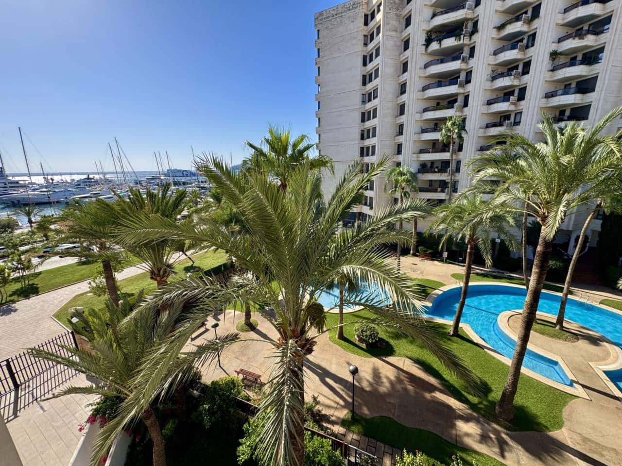 4 slaapkamer Flat te huur in Palma de Mallorca met zwembad garage - € 3.500 (Ref: 10042345)
