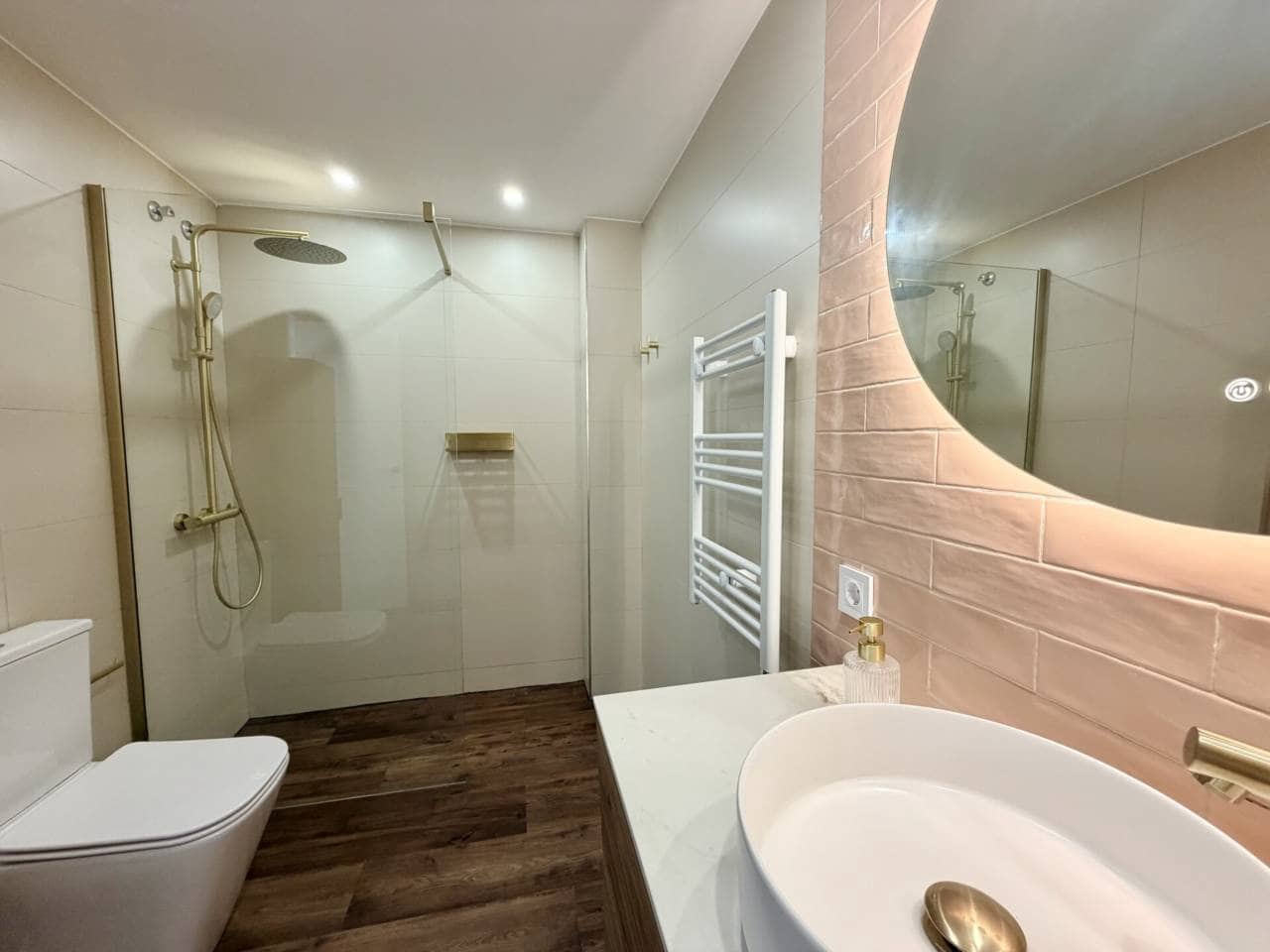 3 slaapkamer Flat te huur in Cala Mayor met zwembad garage - € 2.550 (Ref: 10046656)