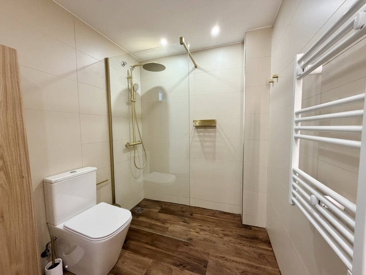 3 slaapkamer Flat te huur in Cala Mayor met zwembad garage - € 2.550 (Ref: 10046656)
