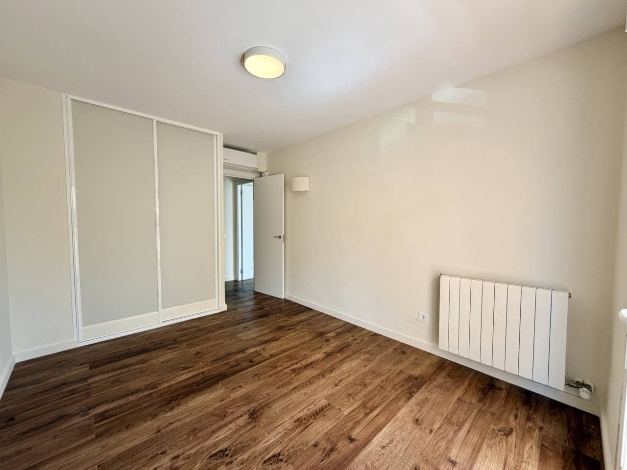 3 slaapkamer Flat te huur in Cala Mayor met zwembad garage - € 2.550 (Ref: 10046656)