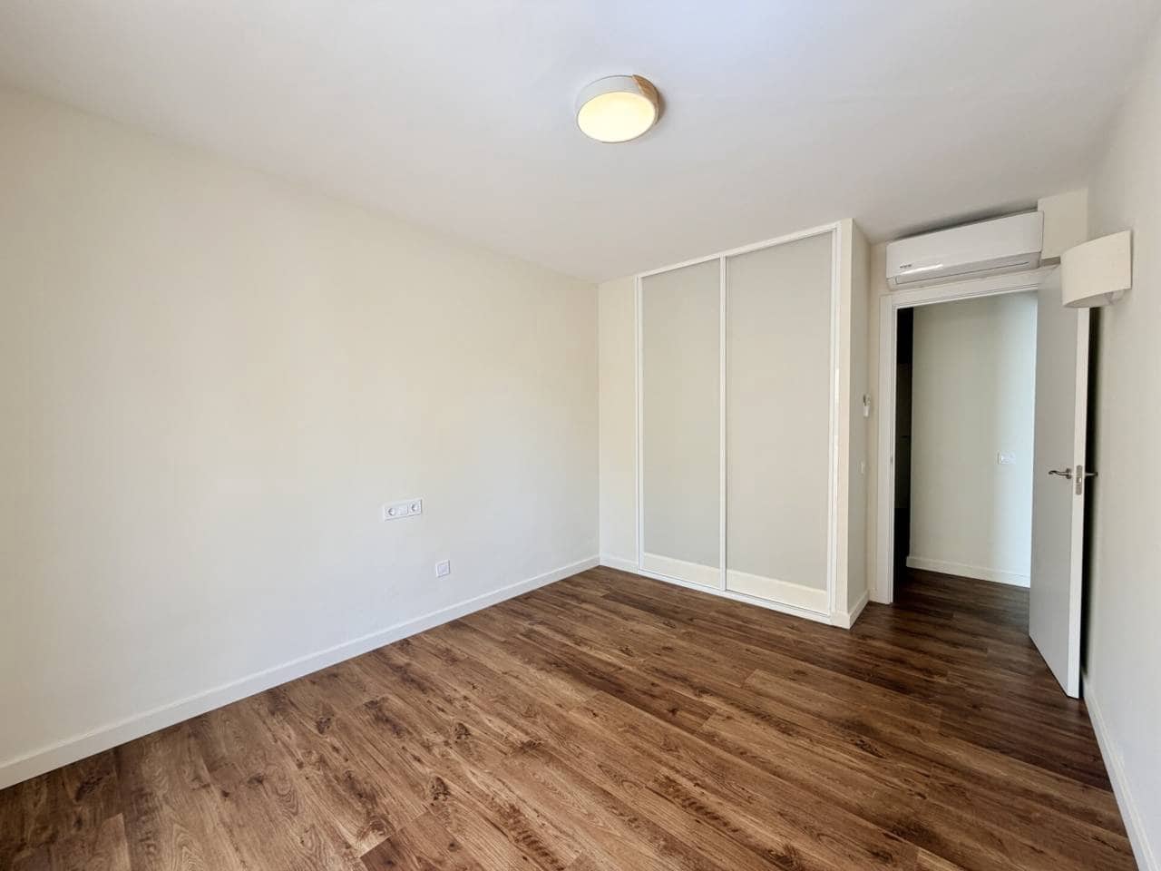 3 slaapkamer Flat te huur in Cala Mayor met zwembad garage - € 2.550 (Ref: 10046656)