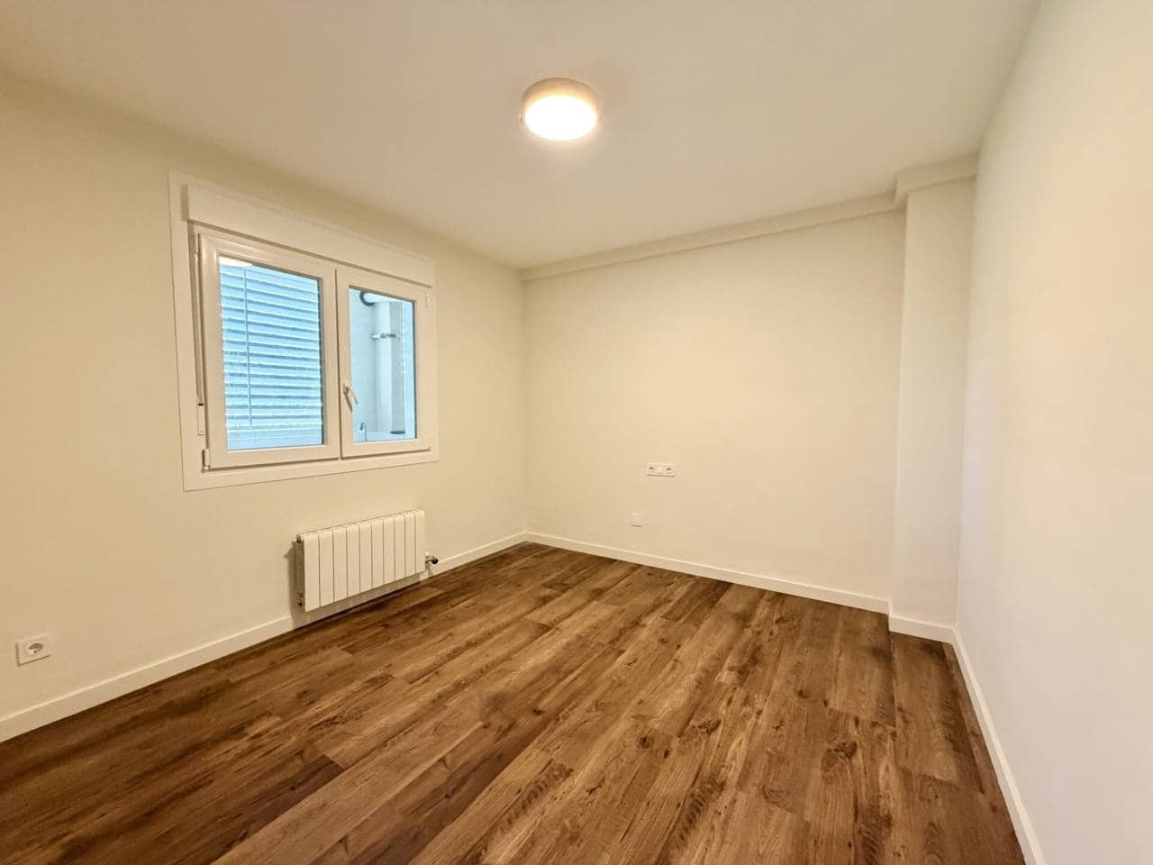 3 slaapkamer Flat te huur in Cala Mayor met zwembad garage - € 2.550 (Ref: 10046656)