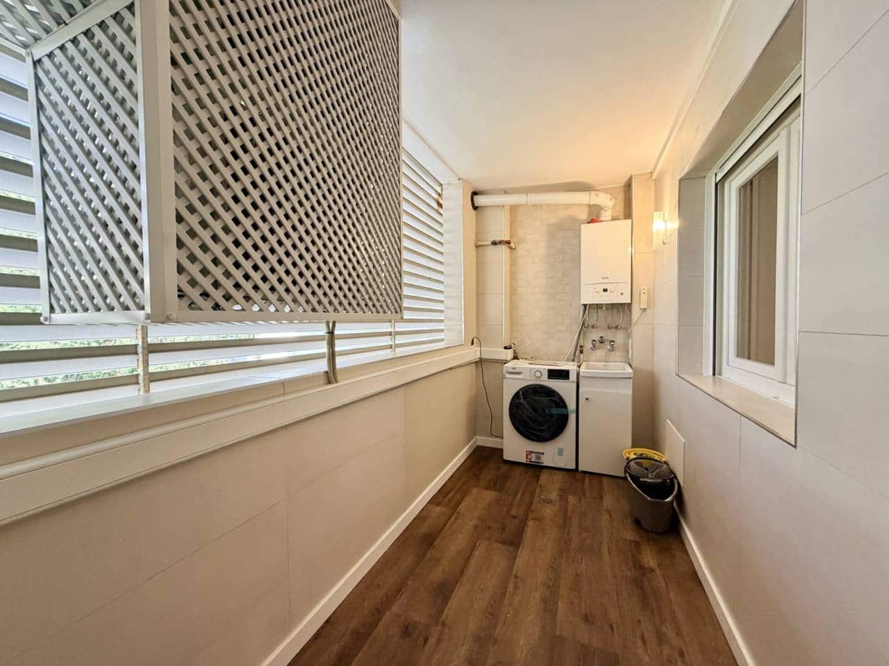 3 slaapkamer Flat te huur in Cala Mayor met zwembad garage - € 2.550 (Ref: 10046656)