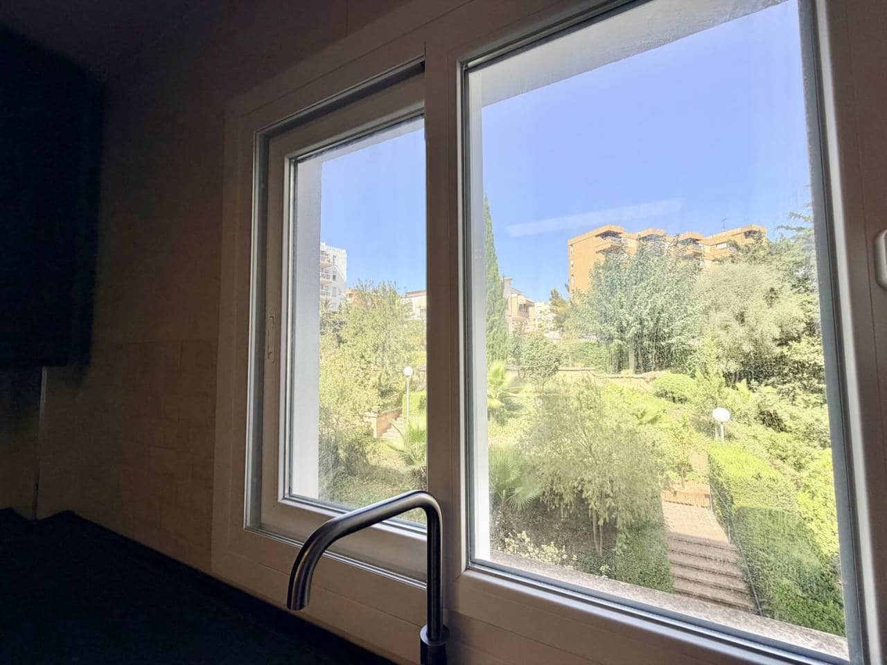 3 slaapkamer Flat te huur in Cala Mayor met zwembad garage - € 2.550 (Ref: 10046656)