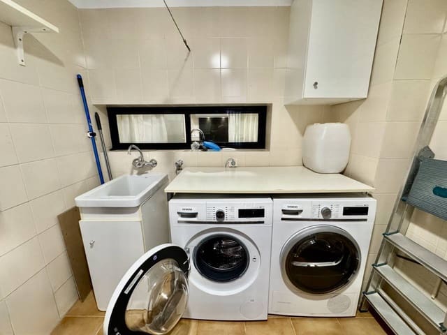 4 slaapkamer Flat te huur in Palma de Mallorca met garage - € 2.800 (Ref: 10048624)