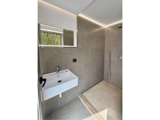 Villa/Maison de 3 chambres à louer à Bunyola avec piscine garage - 6 900 € (Ref: 10070292)