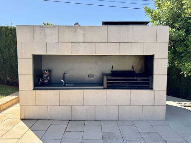 Villa/Maison de 3 chambres à louer à Bunyola avec piscine garage - 6 900 € (Ref: 10070292)
