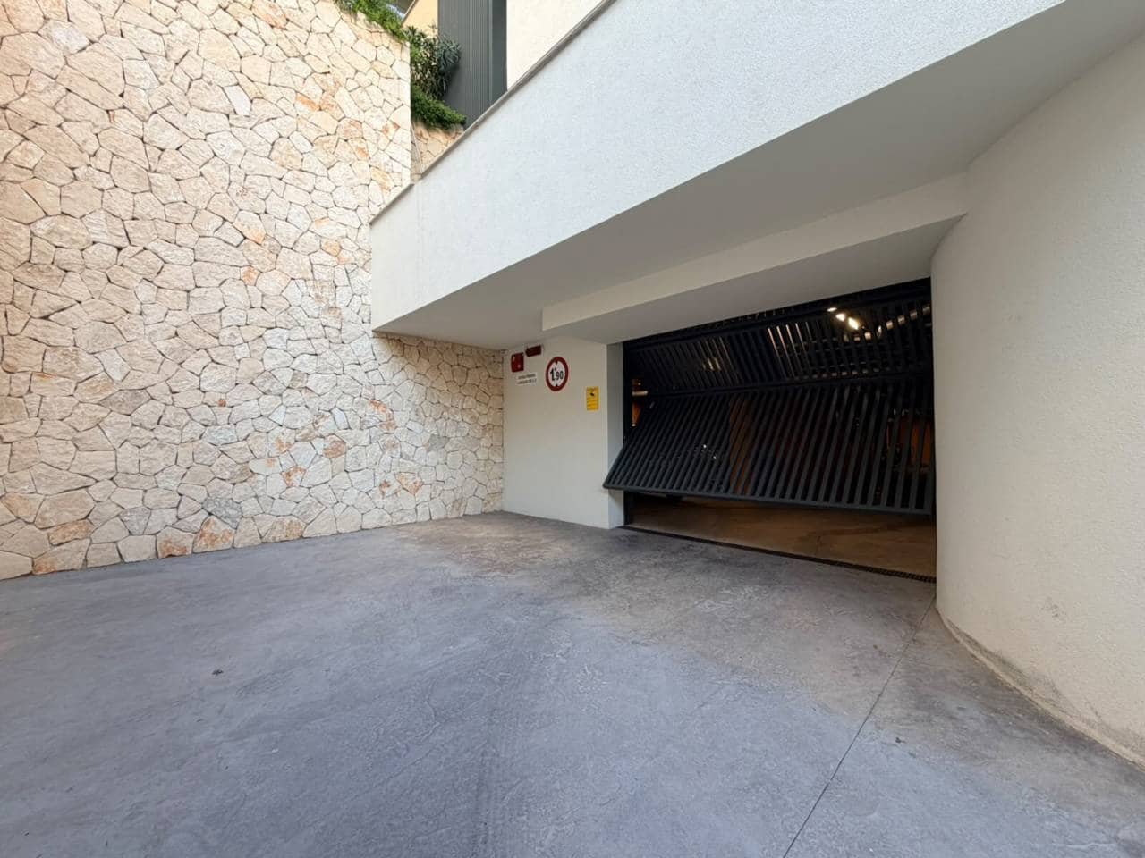 Garage for sale in Cala Mayor - € 42,000 (Ref: 10108655)