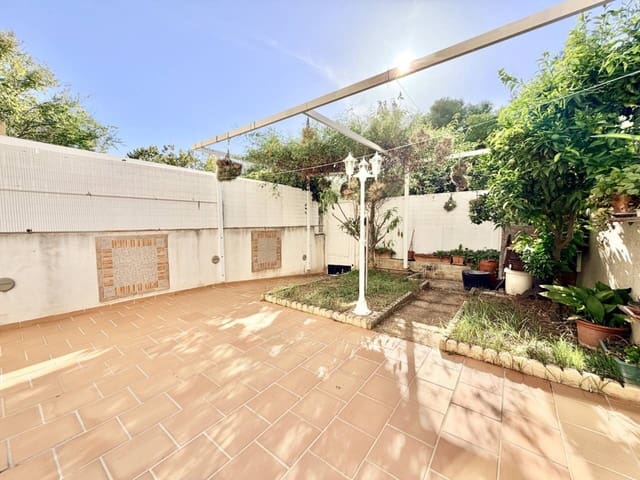 Chalet de 4 habitaciones en Palma de Mallorca en venta con garaje - 800.000 € (Ref: 10141489)