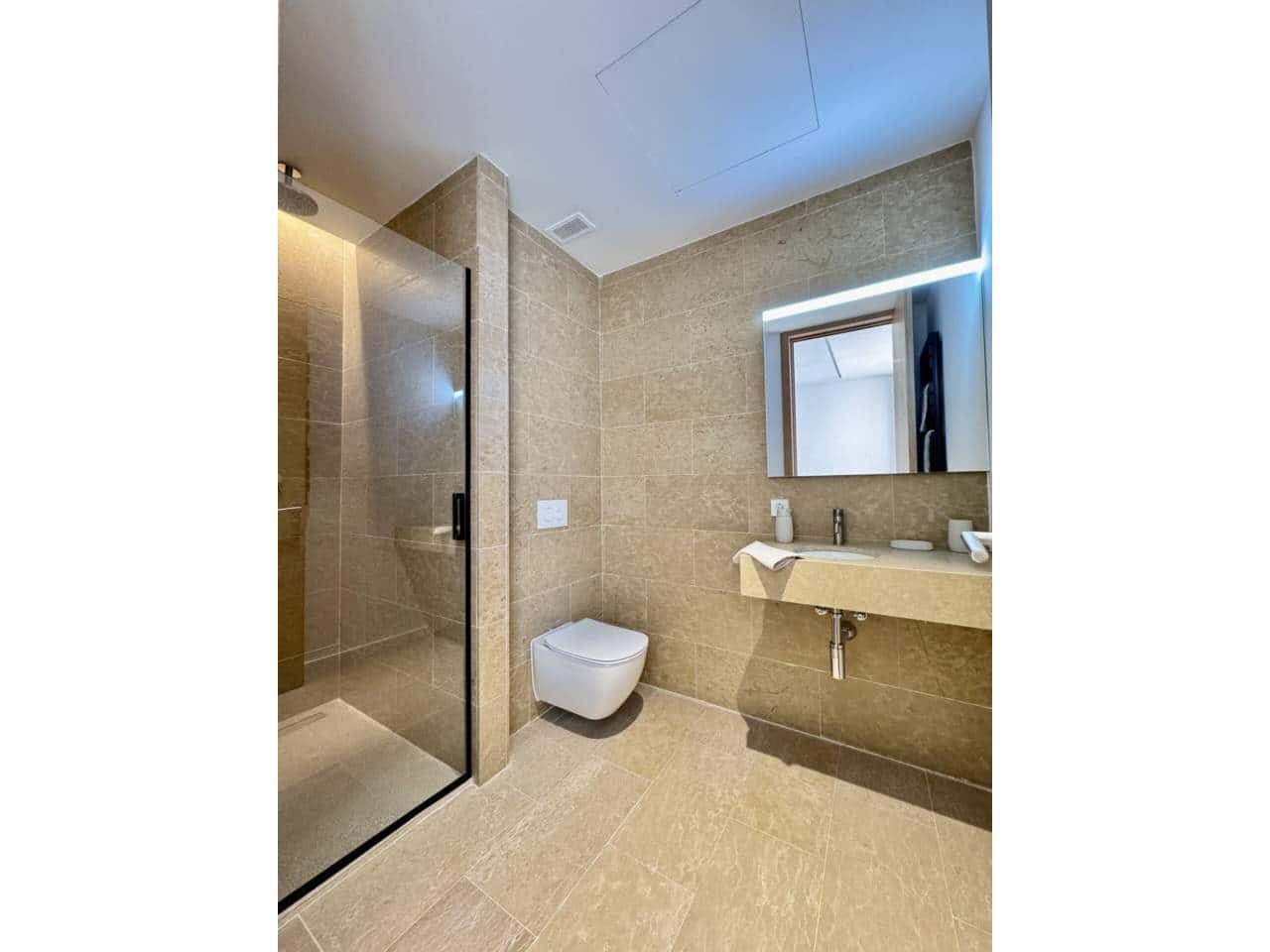 2 soveværelse Lejlighed til leje i Palma de Mallorca - € 2.000 (Ref: 10141491)